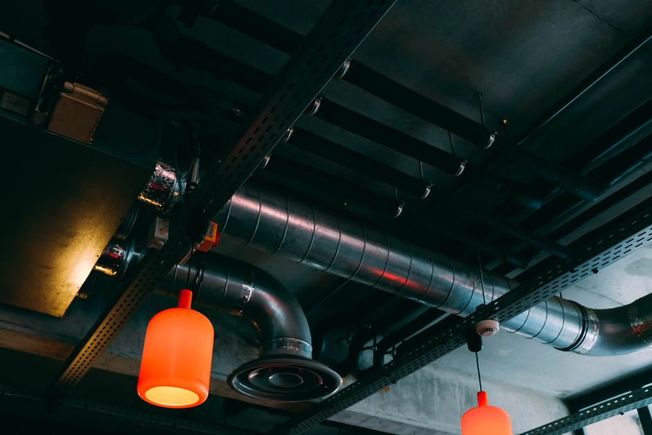 Metal ventilation ducts for efficient air distribution